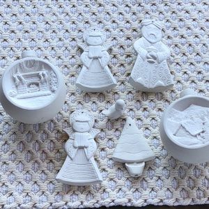 Vintage. 1975. Unglazed Christmas  ceramic items. Set of 7. Excellent condition‎